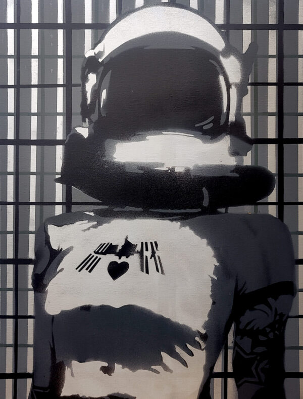 Keep it spacie silver spray painting